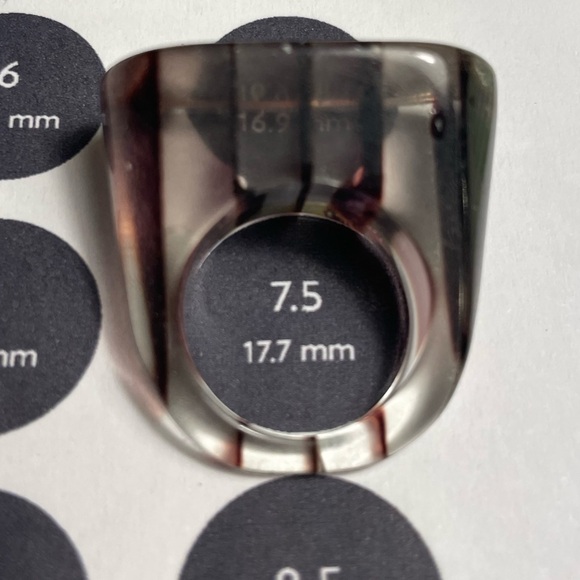 Vintage Mod pop art op art lucite ring size 7.5 - Picture 3 of 9